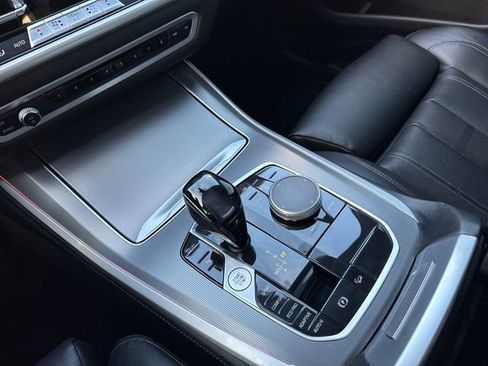 Used 2021 BMW X5 xDrive40i w/ M Sport Package image 25
