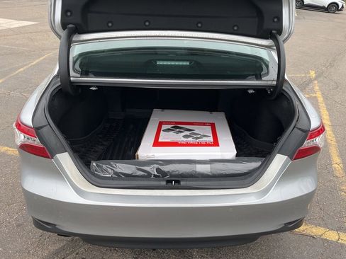 Used 2018 Toyota Camry XLE FWD image 23