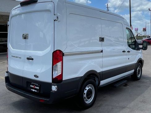 Used 2018 Ford Transit 250 130 Medium Roof RWD image 3