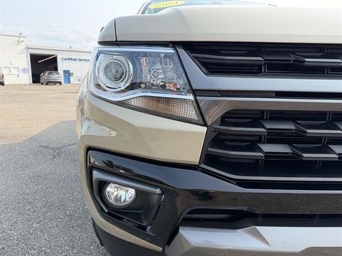 Used 2021 Chevrolet Colorado Z71 AWD/4WD image 9
