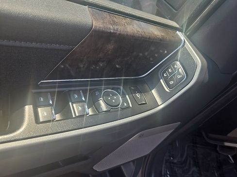 Used 2026 Ford F350 Lariat w/ Black Appearance Package AWD/4WD image 10