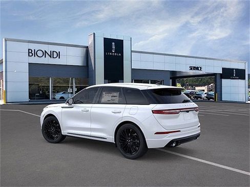 New 2025 Lincoln Corsair Reserve w/ Jet Appearance Package image 4