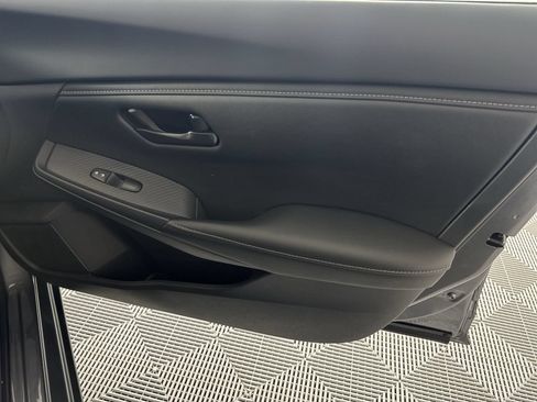 Certified 2025 Nissan Sentra S FWD image 32