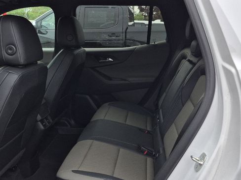 Used 2025 Chevrolet Equinox LT w/ Convenience Package II AWD/4WD image 7