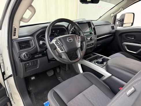 Used 2024 Nissan Titan SV w/ SV Convenience Package AWD/4WD image 19