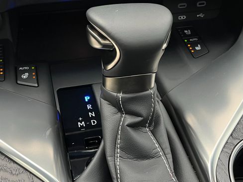 Used 2025 Lexus LX 600 4WD w/ Luxury Package image 35