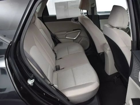 Used 2023 Kia Soul LX w/ LX Technology Package FWD image 18