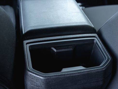 Used 2025 Toyota Tacoma SR5 image 27