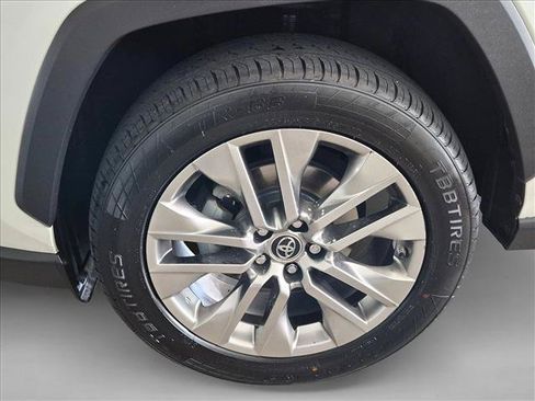 Used 2019 Toyota RAV4 Limited FWD image 23