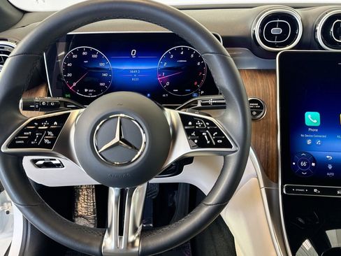 Certified 2025 Mercedes-Benz GLC 300 image 11