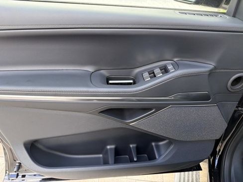 New 2026 Lincoln Navigator L Reserve w/ Jet Appearance Package AWD/4WD image 9