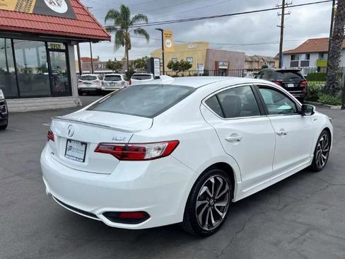 Used 2018 Acura ILX image 4