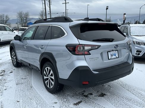 Used 2025 Subaru Outback Premium w/ Popular Package #1A image 32