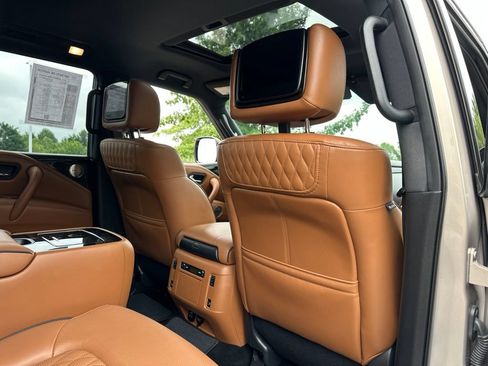 Used 2022 INFINITI QX80 Sensory w/ All-Season Package AWD/4WD image 33