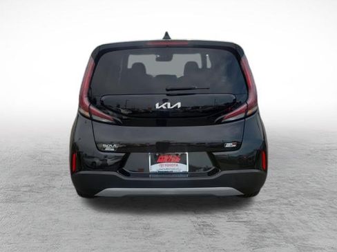 Used 2023 Kia Soul LX FWD image 6