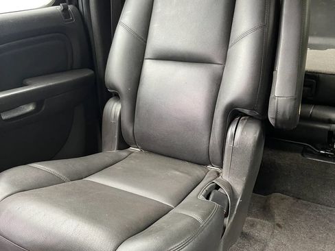 Used 2013 GMC Yukon XL Denali AWD/4WD image 16