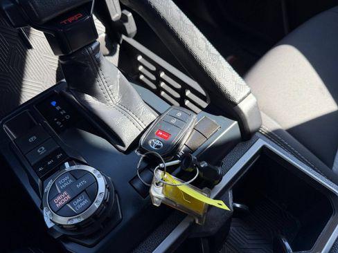 Used 2025 Toyota Tacoma TRD Off-Road AWD/4WD image 20