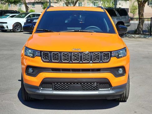 Used 2026 Jeep Compass Latitude AWD/4WD image 3