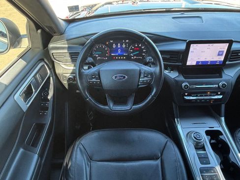 Used 2020 Ford Explorer XLT w/ Equipment Group 202A image 28