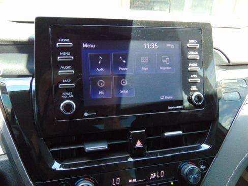 Used 2022 Toyota Camry SE FWD image 22