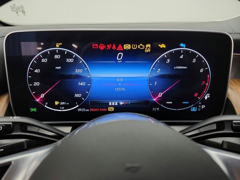Certified 2024 Mercedes-Benz GLC 300 4MATIC image 9
