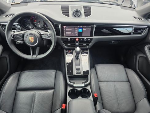 Used 2025 Porsche Macan AWD/4WD image 16