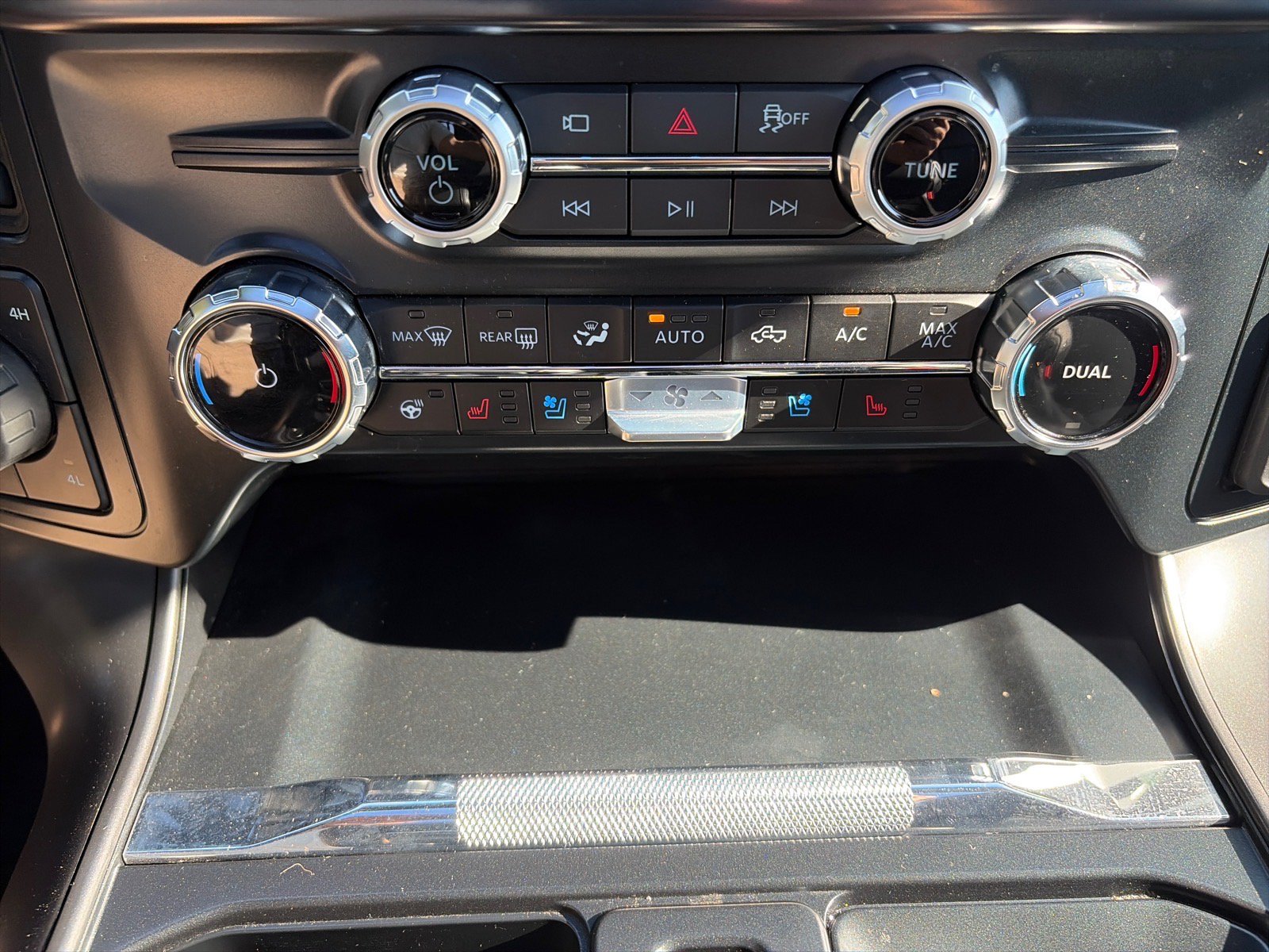 Used 2025 Ford F150 Lariat AWD/4WD image 22