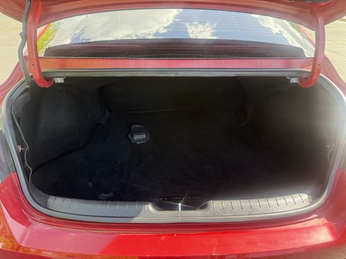 Used 2021 Hyundai Elantra SE w/ Cargo Package FWD image 18