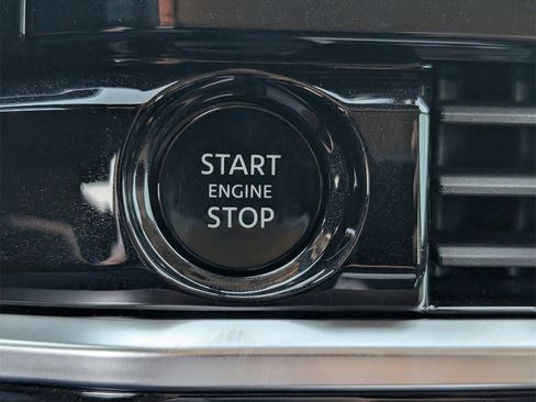 New 2025 Nissan Pathfinder Platinum w/ Black Appearance Package image 15