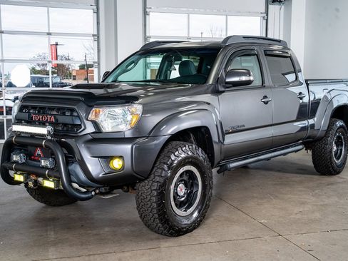 Used 2014 Toyota Tacoma 4x4 Double Cab image 11