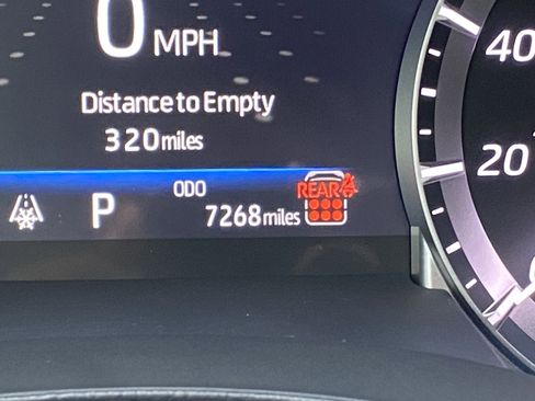 Used 2024 Toyota Highlander LE image 23