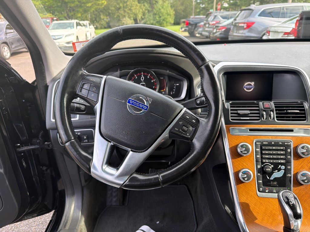 Used 2017 Volvo XC60 T6 Inscription w/ Preferred Option Package AWD/4WD image 18