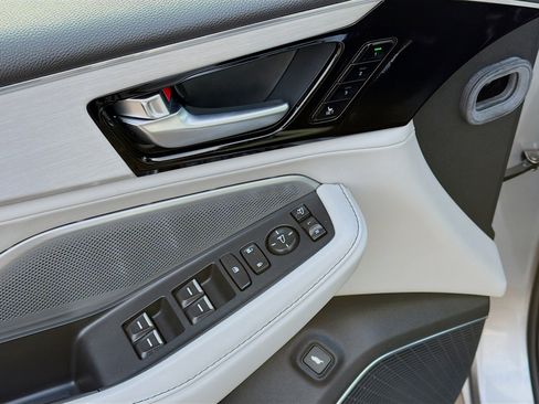 Used 2025 Acura MDX SH-AWD w/ Technology Package image 24