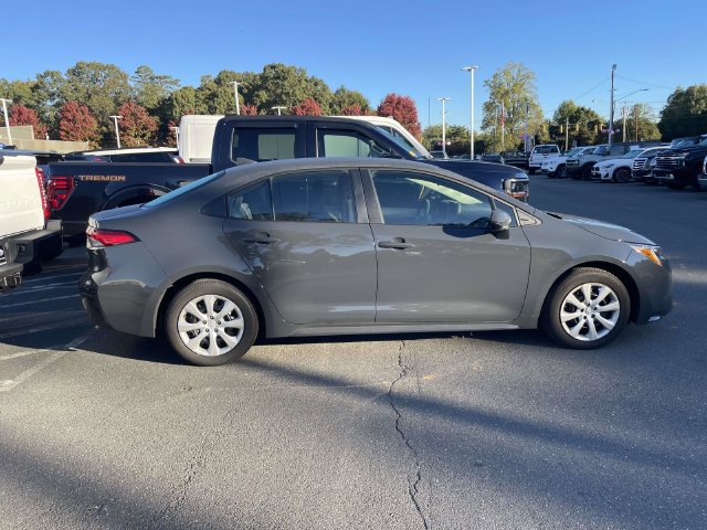 Used 2026 Toyota Corolla LE FWD image 7
