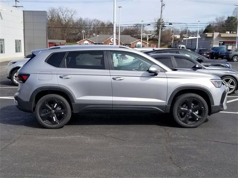 New 2025 Volkswagen Taos SEL image 2