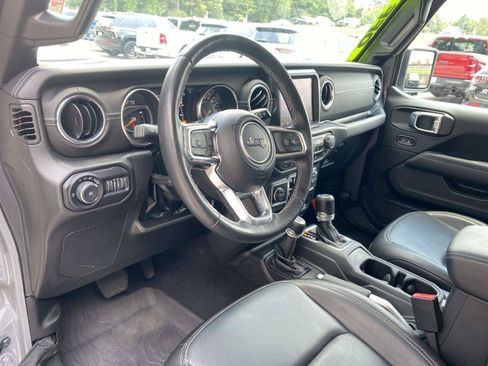 Used 2022 Jeep Wrangler Unlimited Sahara w/ Cold Weather Group AWD/4WD image 24