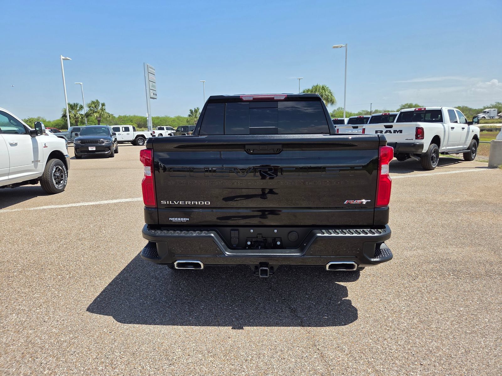 Used 2022 Chevrolet Silverado 1500 RST AWD/4WD image 8