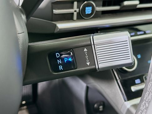 Used 2025 Hyundai Santa Fe SEL image 24