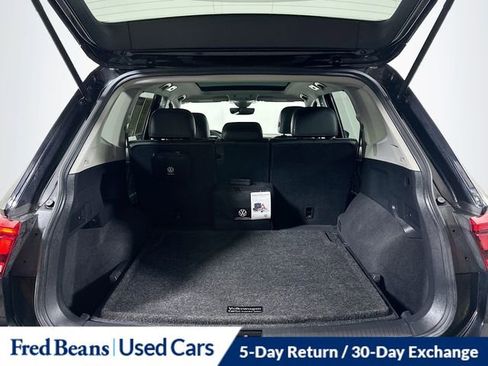 Used 2022 Volkswagen Tiguan SE w/ Panoramic Sunroof Package image 27
