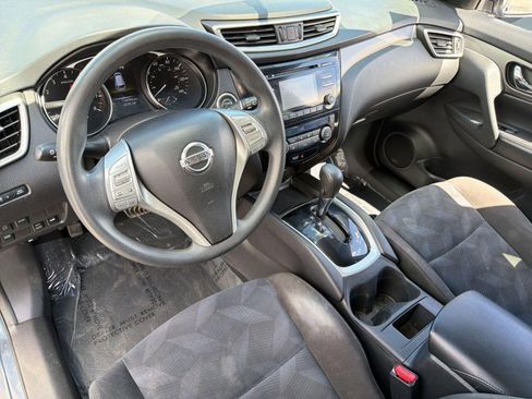 Used 2015 Nissan Rogue SV AWD/4WD image 4