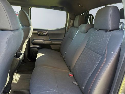 Used 2016 Toyota Tacoma TRD Sport image 20