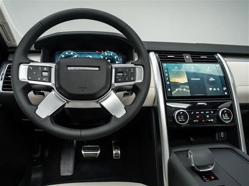 New 2026 Land Rover Discovery Limited Edition AWD/4WD image 20