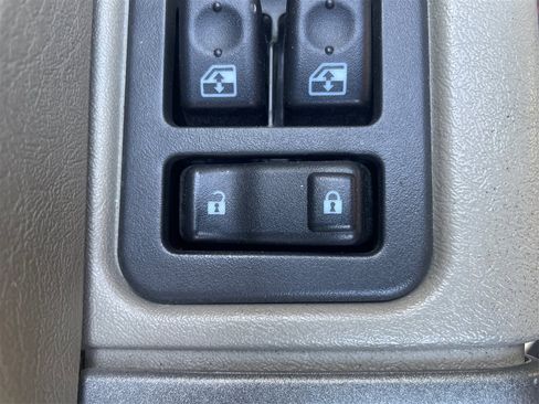 Used 2003 HUMMER H2 Sport Utility w/ Preferred Equipment Group image 57