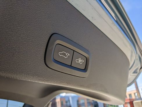 Certified 2024 Volvo XC40 B5 Plus w/ Climate Package AWD/4WD image 29