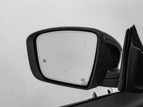 Used 2019 Maserati Levante AWD/4WD image 36