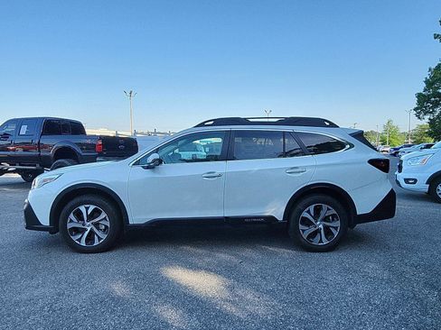 Used 2022 Subaru Outback Limited XT w/ Popular Package #2 AWD/4WD image 2