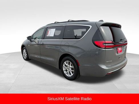 Used 2022 Chrysler Pacifica Touring-L image 5