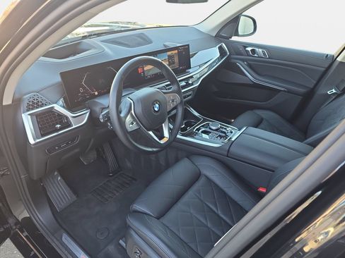 Used 2025 BMW X7 xDrive40i AWD/4WD image 16