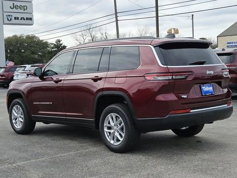 New 2026 Jeep Grand Cherokee L Laredo image 7