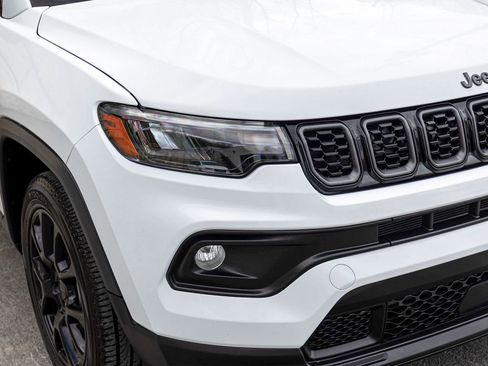 Used 2025 Jeep Compass Latitude w/ Convenience Group image 31